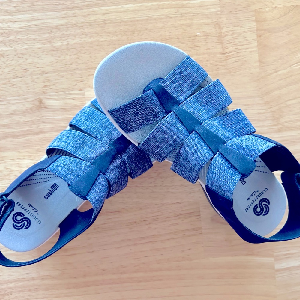 Like New Clarks sandals